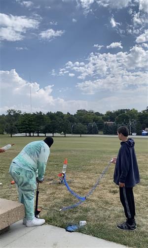 Freshman activities - pressurizing the water rocket